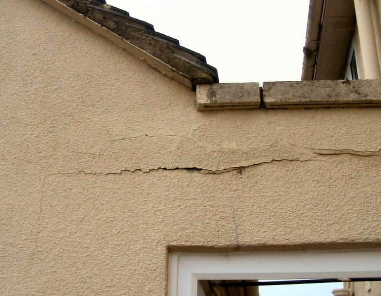 Parapet_wall_cracking