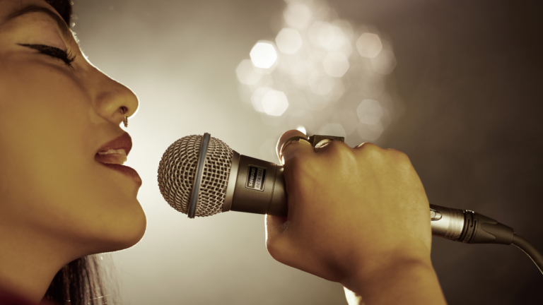 Characteristics of the Best Wireless Microphone for Professional